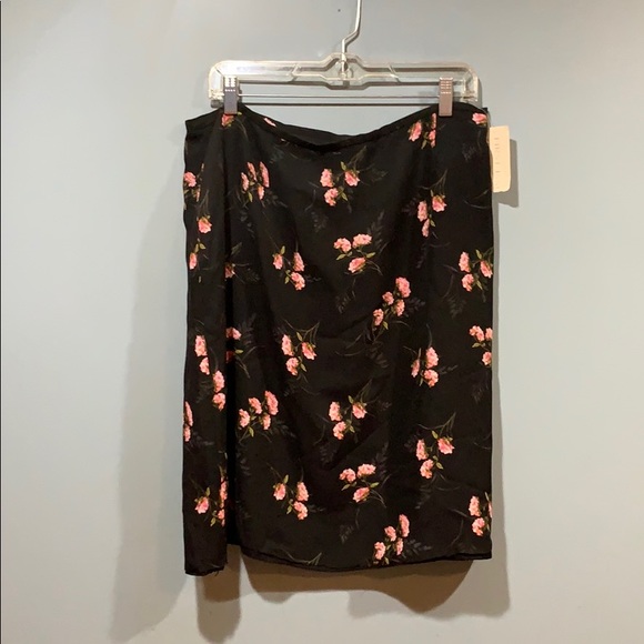 First Issue Dresses & Skirts - Nice skirt 3/$13 🙂